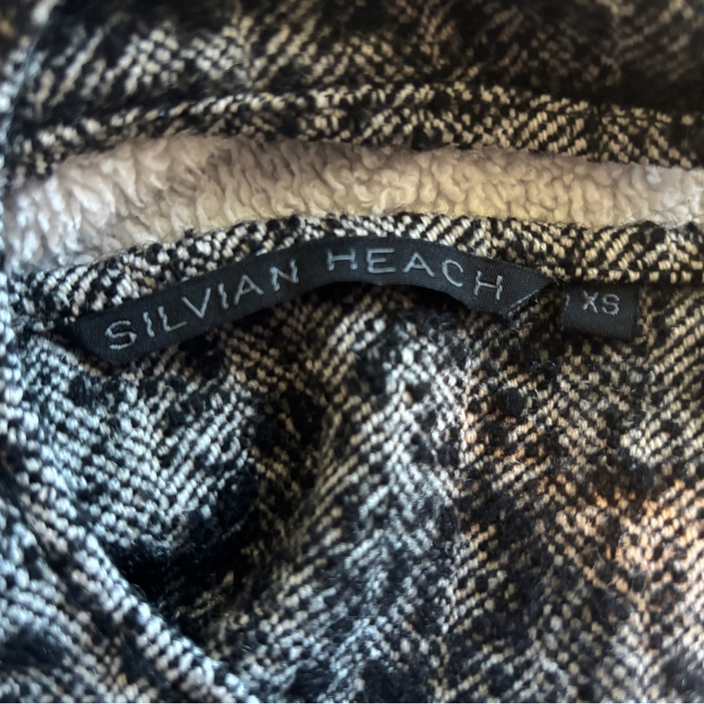 Textured Tank Sweater - Picture 4 of 4